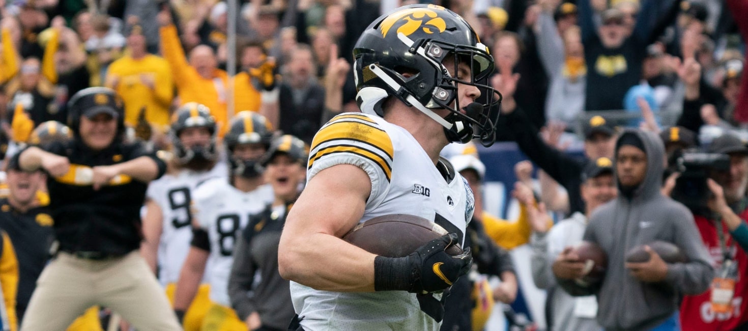 Iowa Football: Prediction, spread, odds, best bet vs. Michigan State