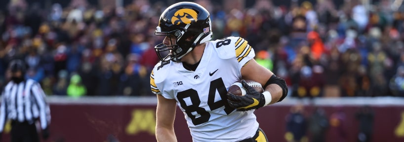 2022 Music City Bowl: College Football Best Bets Odds, Picks & Predictions: Saturday (Iowa vs. Kentucky)